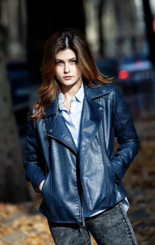 7 Must-Have Women’s Jackets That Are Taking Over 2025 (And How to Style Them Like a Pro) IMG 2113 649x1024