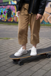 White Sneakers for Men: Styling Tips and Trends IMG 4700 200x300