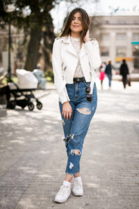 Top Trending Jeans for Women: From Skinny to Wide-Leg
